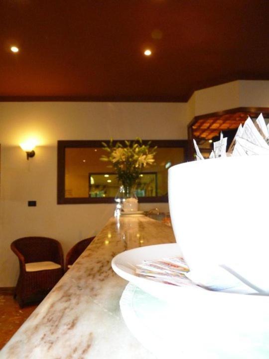 Hotel Gambrinus ลิโดดิเยโซโล ภายนอก รูปภาพ